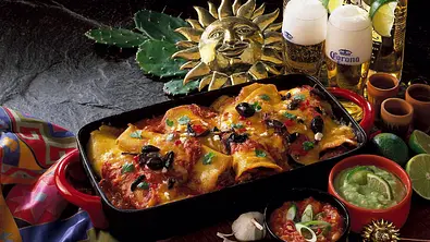 Mexikanische gefüllte Maisfladen mit Dips Rezept - Foto: LECKER @ Bauer Media Group