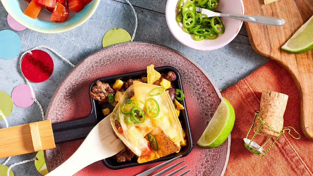 Mexikanisches Raclette-Pfännchen Rezept - Foto: LECKER @ Bauer Media Group Mexikanisches Raclette-Pfännchen Rezept - Foto: LECKER @ Bauer Media Group