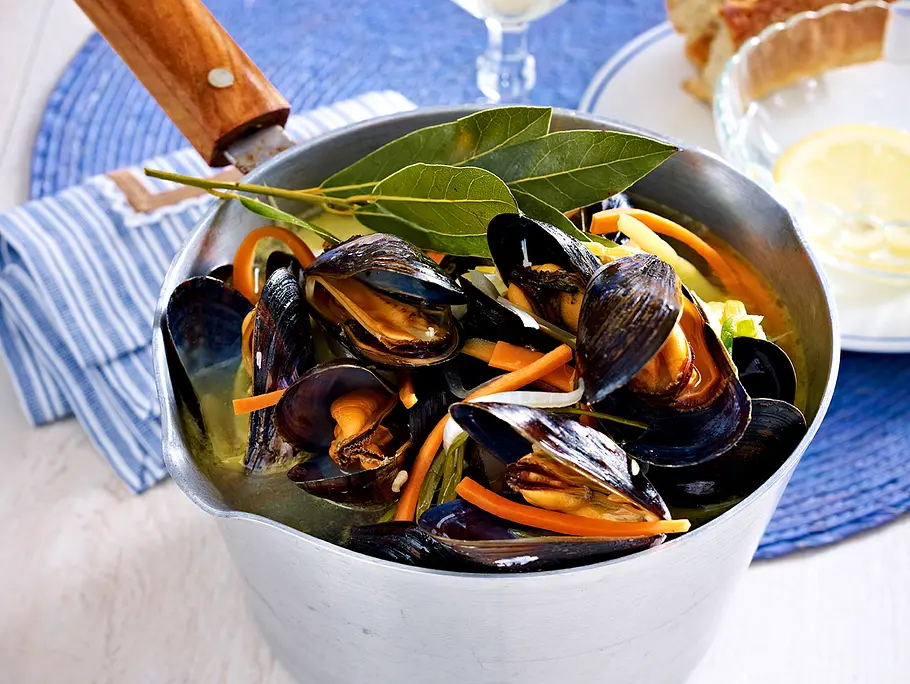 Miesmuscheln im Weißweinsud Rezept Miesmuscheln im Weißweinsud Rezept