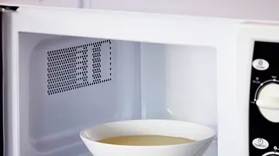 Mikrowelle reinigen