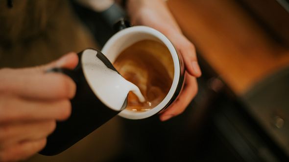 Die besten Milchaufschäumer für perfekten Milchschaum - Foto: iStock/Erdark