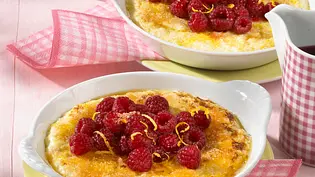 Milchreis-Auflauf mit Himbeeren Rezept - Foto: LECKER @ Bauer Media Group Milchreis-Auflauf mit Himbeeren Rezept - Foto: LECKER @ Bauer Media Group