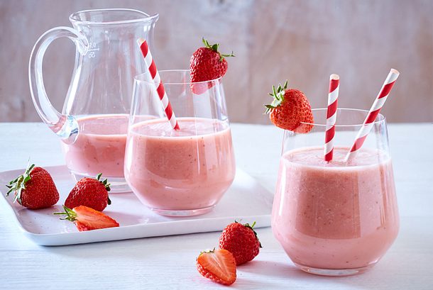 Milchshake mit gerösteten Erdbeeren und Mandelmilch Rezept