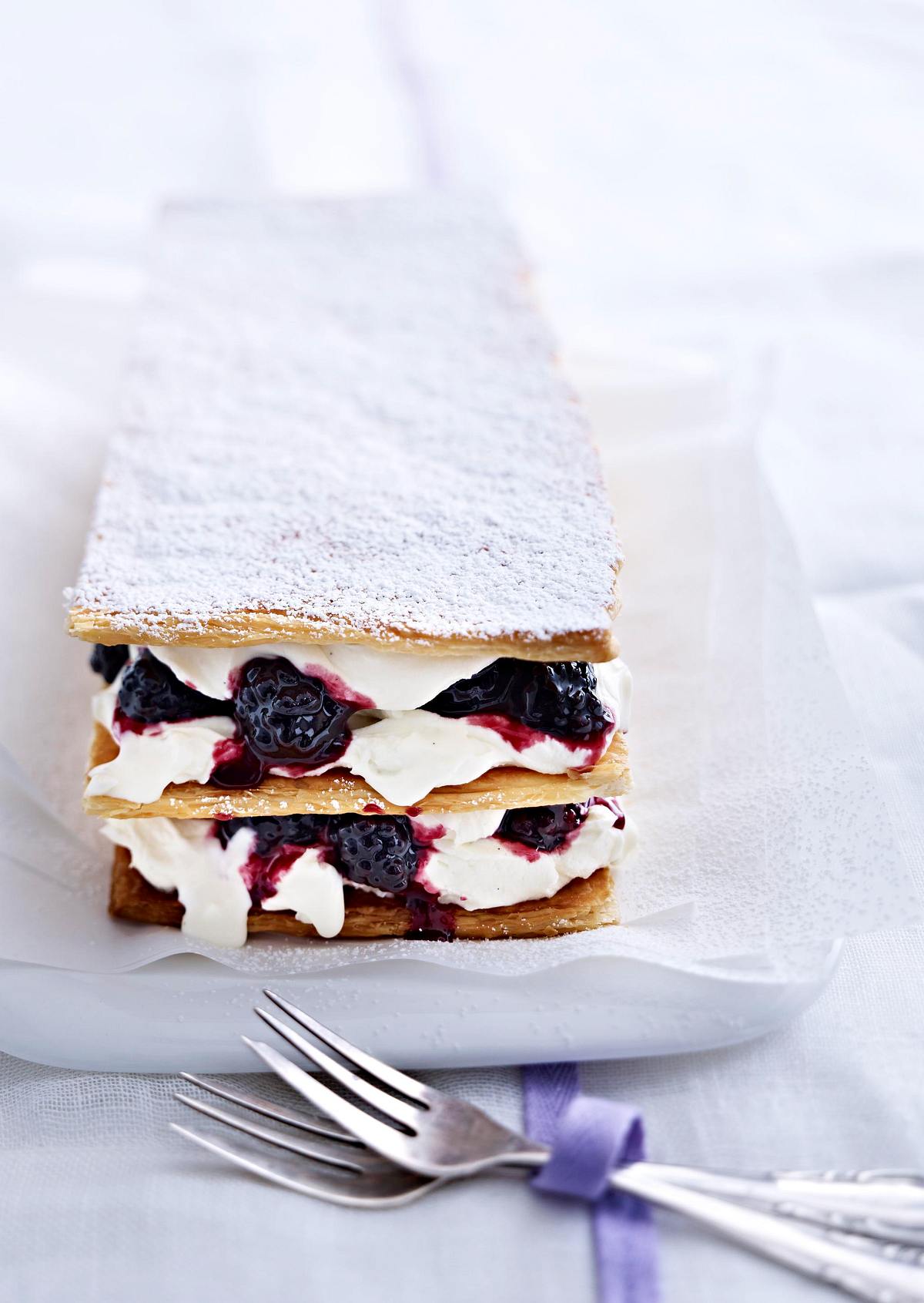 Millefeuille mit Mascarponesahne und Brombeeren Rezept