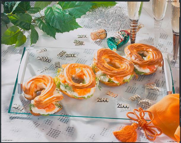 Millennium-Brötchen mit Lachs Rezept Millennium-Brötchen mit Lachs Rezept