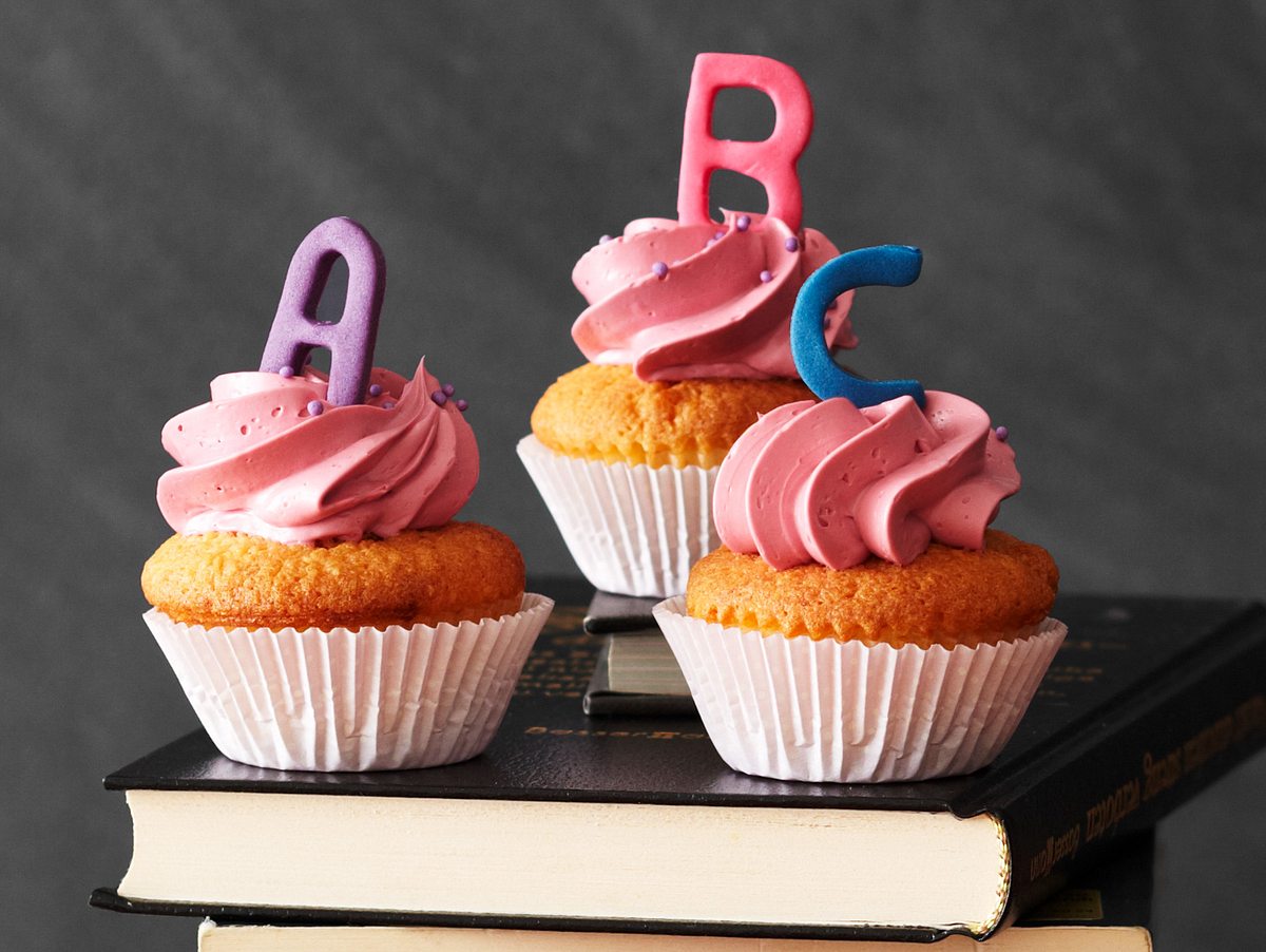 Mini-ABC-Cupcakes mit Marzipan Rezept