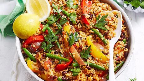 Mini-Abwasch-­Paella mit ­Kidneybohnen Rezept - Foto: House of Food / Bauer Food Experts KG