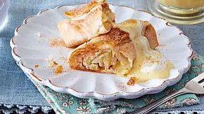 Mini-Apfelstrudel mit Marzipan & Vanillesoße Rezept - Foto: LECKER @ Bauer Media Group Mini-Apfelstrudel mit Marzipan & Vanillesoße Rezept - Foto: LECKER @ Bauer Media Group