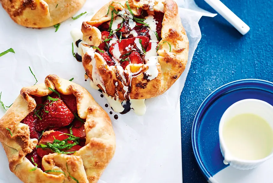 Mini-Crostata mit Erdbeerherz Rezept Mini-Crostata mit Erdbeerherz Rezept