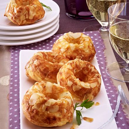 Mini-Gugelhupf mit Munster und Kreuzkümmel Rezept Mini-Gugelhupf mit Munster und Kreuzkümmel Rezept