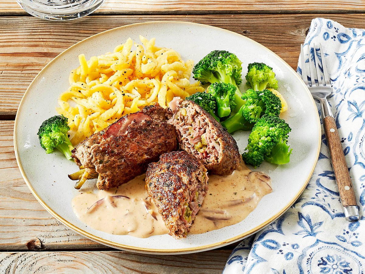 Mini-Hackrouladen mit Spätzle Rezept