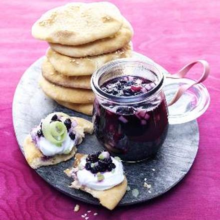 Mini-Naans mit Blaubeer-Birnen-Marmelade Rezept Mini-Naans mit Blaubeer-Birnen-Marmelade Rezept