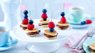 Mini-Pancake-Spieße Rezept - Foto: LECKER @ Bauer Media Group