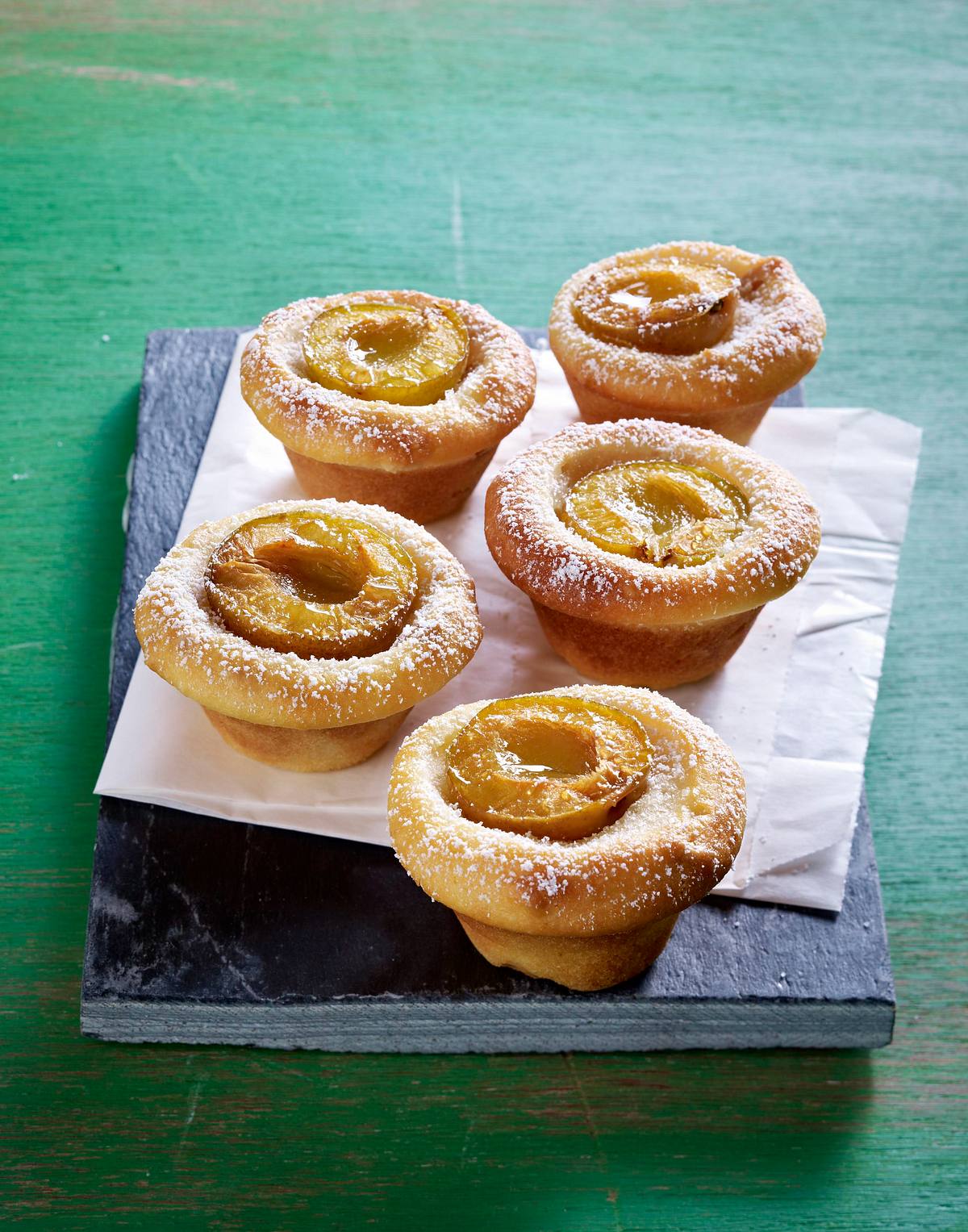 Mini-Rührteigkuchen mit Mirabellen und Cashewkernen Rezept