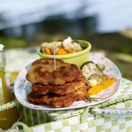 Mini-Schnitzel mit mariniertem Sommergemüse Rezept Mini-Schnitzel mit mariniertem Sommergemüse Rezept