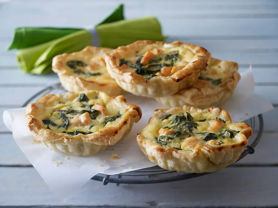 Mini-Spinat-Lachs-Quiche Rezept Mini-Spinat-Lachs-Quiche Rezept