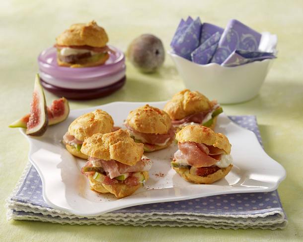 Mini-Windbeutel mit Feigen und Schinken Rezept Mini-Windbeutel mit Feigen und Schinken Rezept