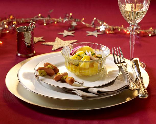 Mini-Würstchen mit Kartoffelsalat Rezept Mini-Würstchen mit Kartoffelsalat Rezept