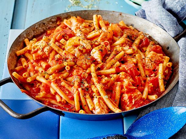 Minimakkaroni mit Lachs und Garnelen Rezept