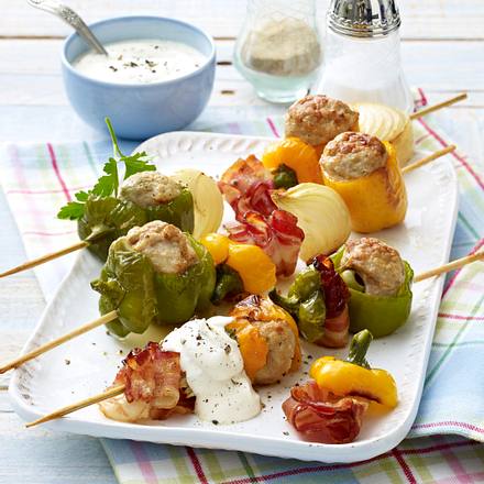 Minipaprika-Spieße mit Pfeffercreme Rezept