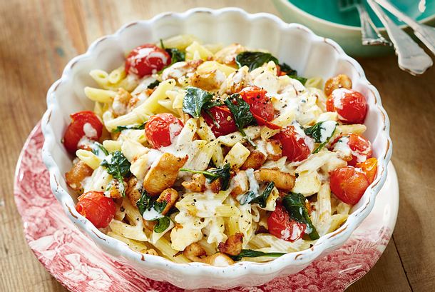 Minipenne mit Vier-Käse-Soße und Hähnchenfilet Rezept Minipenne mit Vier-Käse-Soße und Hähnchenfilet Rezept
