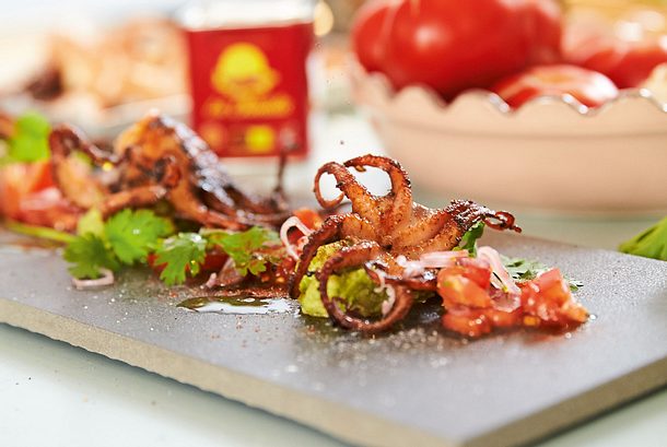 Minipulpo mit Avocadocreme und Tomaten Rezept Minipulpo mit Avocadocreme und Tomaten Rezept