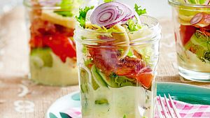 Minischichtsalat mit French Dressing Rezept - Foto: House of Food / Bauer Food Experts KG