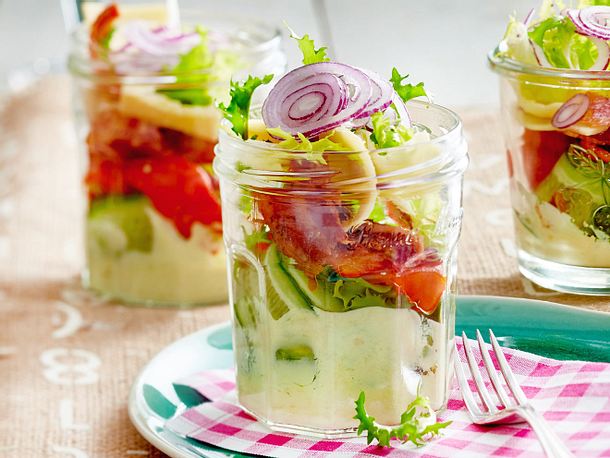 Minischichtsalat mit French Dressing Rezept Minischichtsalat mit French Dressing Rezept