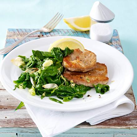 Minutensteaks mit Zitronenspinat Rezept Minutensteaks mit Zitronenspinat Rezept