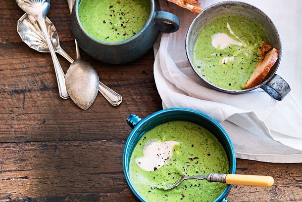 Minzige Erbsensuppe „cool down, baby“ Rezept
