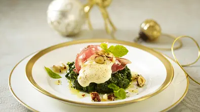 Minzspinat mit Haselnüssen Rezept - Foto: LECKER @ Bauer Media Group