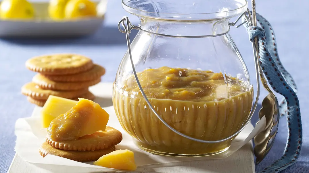 Mirabellen-Senf zu Käse Rezept - Foto: LECKER @ Bauer Media Group Mirabellen-Senf zu Käse Rezept - Foto: LECKER @ Bauer Media Group