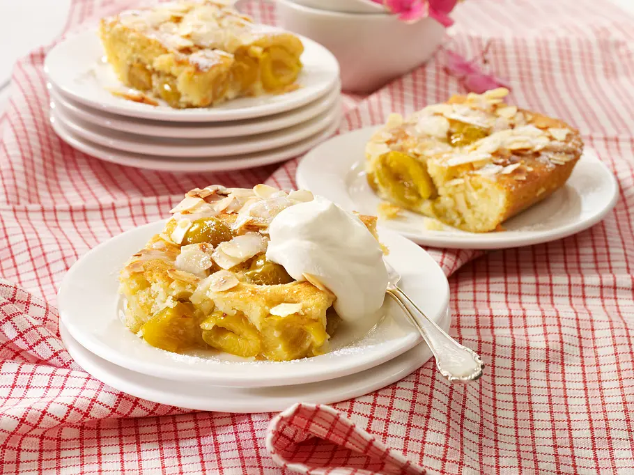 Mirabellenkuchen vom Blech Rezept Mirabellenkuchen vom Blech Rezept