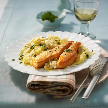 Mischkraut zu gebratenem Lachs Rezept Mischkraut zu gebratenem Lachs Rezept