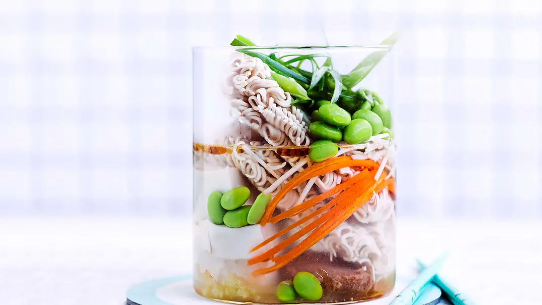 Miso-Ramen mit Edamame Rezept - Foto: LECKER @ Bauer Media Group Miso-Ramen mit Edamame Rezept - Foto: LECKER @ Bauer Media Group
