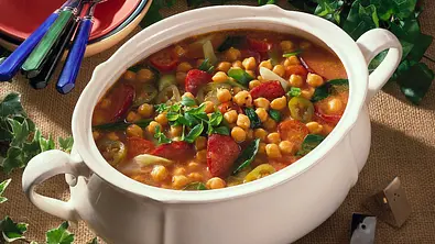 Mitternachtssuppe mit Kichererbsen Rezept - Foto: LECKER @ Bauer Media Group