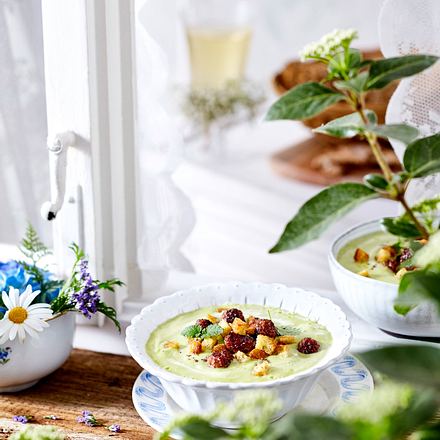 Mittsommer – Schwedische Erbsensuppe mit Köttbullar Rezept