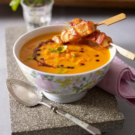 Möhren-Basilikum-Suppe mit Hähnchensticks Rezept
