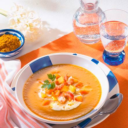 Möhren-Curry-Suppe mit Krabben Rezept Möhren-Curry-Suppe mit Krabben Rezept