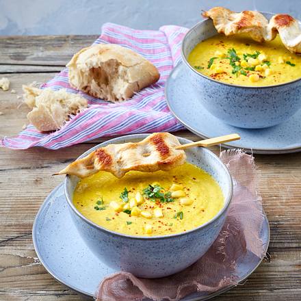Möhren-Mais-Suppe mit Hähnchenspießen Rezept Möhren-Mais-Suppe mit Hähnchenspießen Rezept