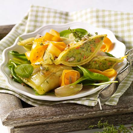 Möhren-Maultaschen-Salat mit Thymian-Vinaigrette Rezept Möhren-Maultaschen-Salat mit Thymian-Vinaigrette Rezept