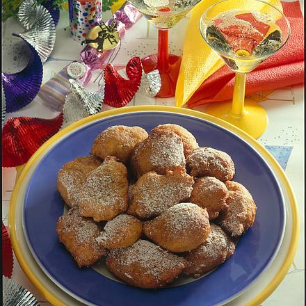 Möhren-Nuss-Krapfen Rezept Möhren-Nuss-Krapfen Rezept