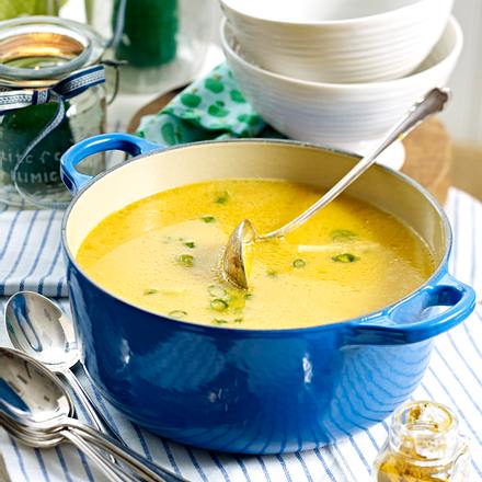 Möhren-Orangen-Suppe mit Ingwer Rezept Möhren-Orangen-Suppe mit Ingwer Rezept