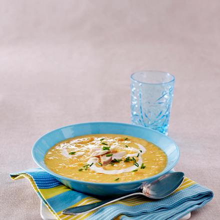 Möhren-Orangensuppe mit Räuchermakrele Rezept