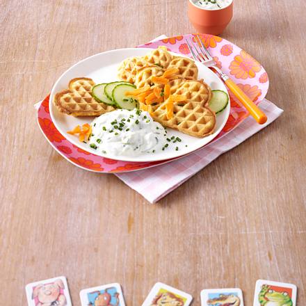 Möhren-Waffeln mit Gurken-Quark Rezept