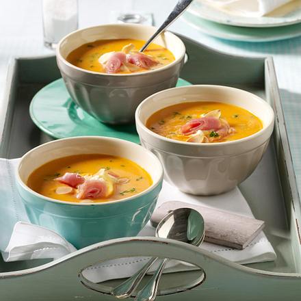 Möhrencremesuppe mit Lachsschinken Rezept Möhrencremesuppe mit Lachsschinken Rezept