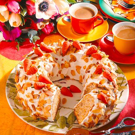 Möhrenkranz mit Crème fraîche-Sahne Rezept Möhrenkranz mit Crème fraîche-Sahne Rezept