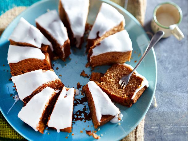 Möhrenkuchen mit Zitronenguss Rezept Möhrenkuchen mit Zitronenguss Rezept