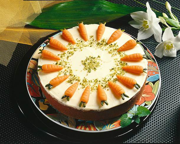 Möhrentorte mit Frischkäseguss Rezept Möhrentorte mit Frischkäseguss Rezept