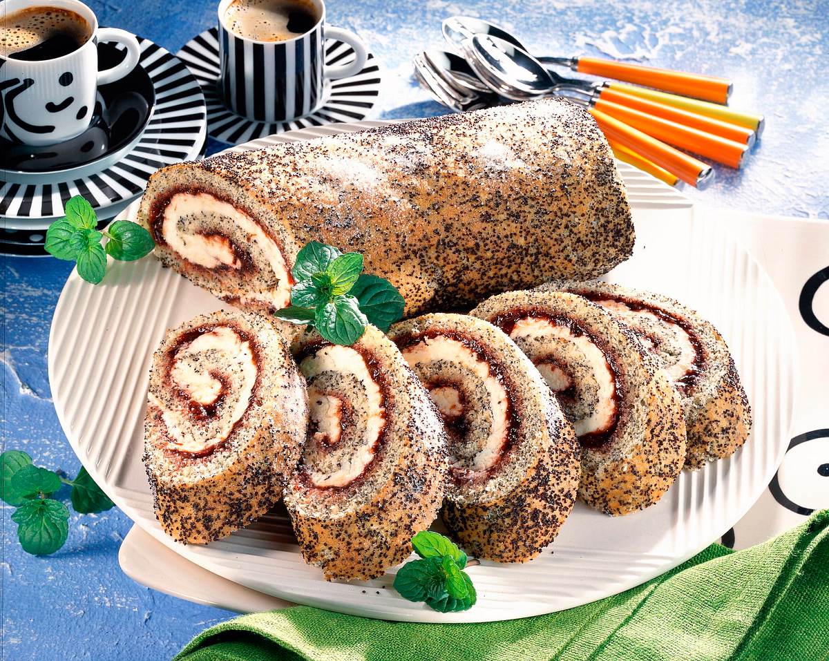 Mohn-Biskuitrolle Rezept